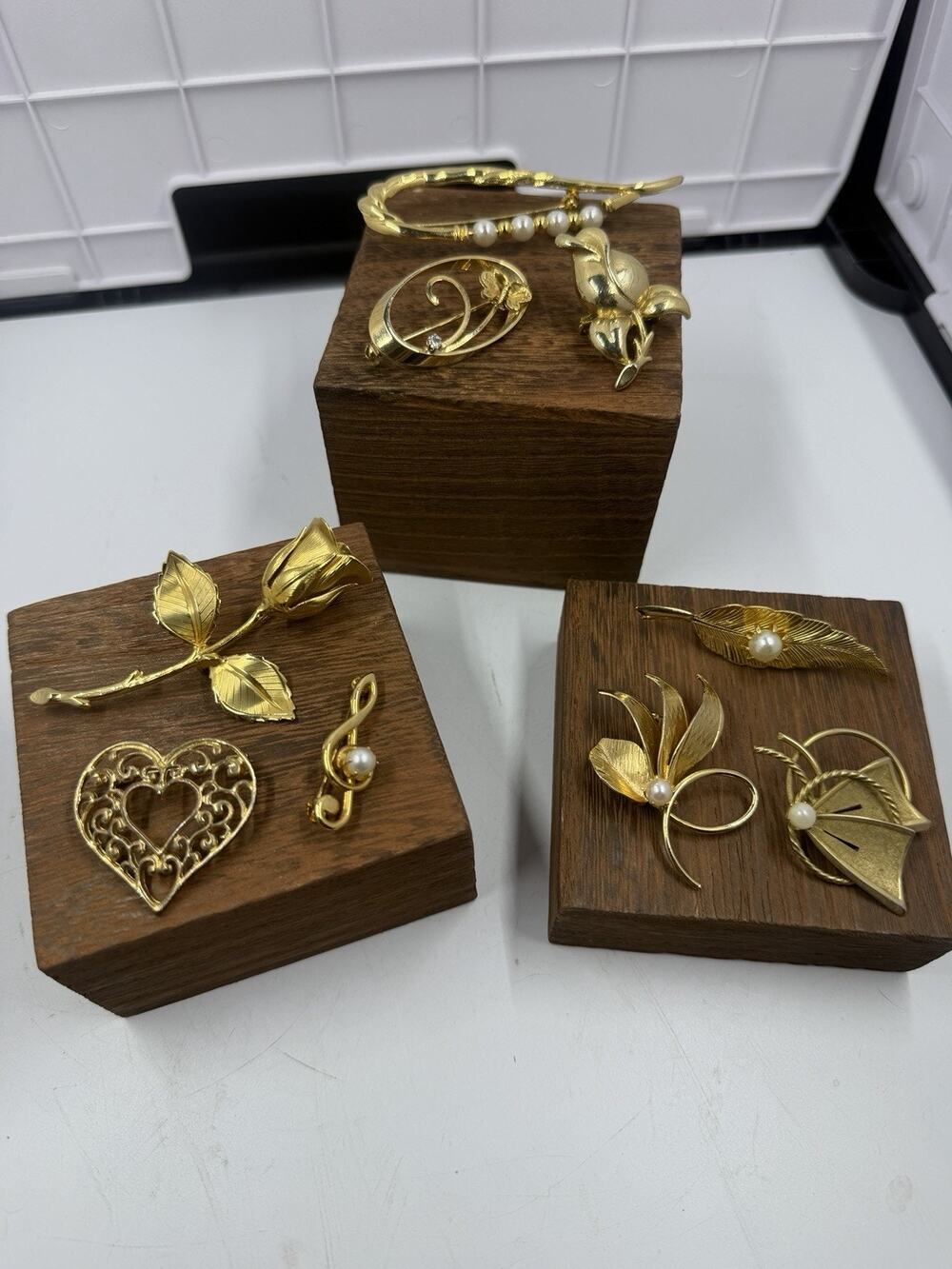 Vintage Gold Tone Brooch Lot 9 Pc Unsigned Costume Jewelry Faux Pearl Rose Heart
